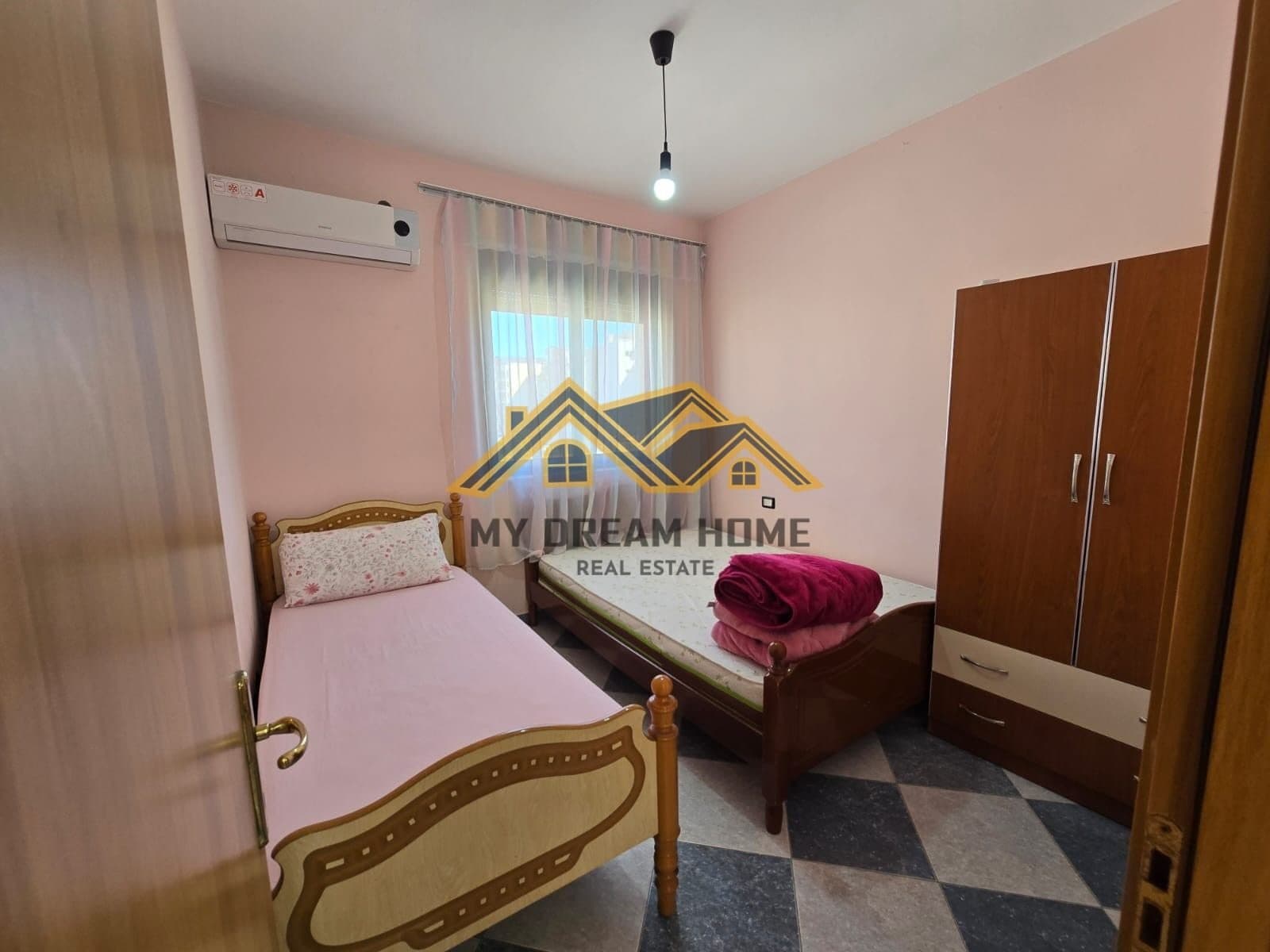 Shitet, Apartament 1+1, Plazh,, Durres 3