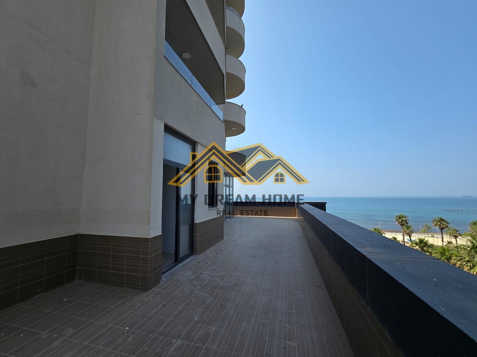 Apartament 2+1+2+Verand per Shitje ne Vollga,Durres Pamje e Plote nga Deti 3