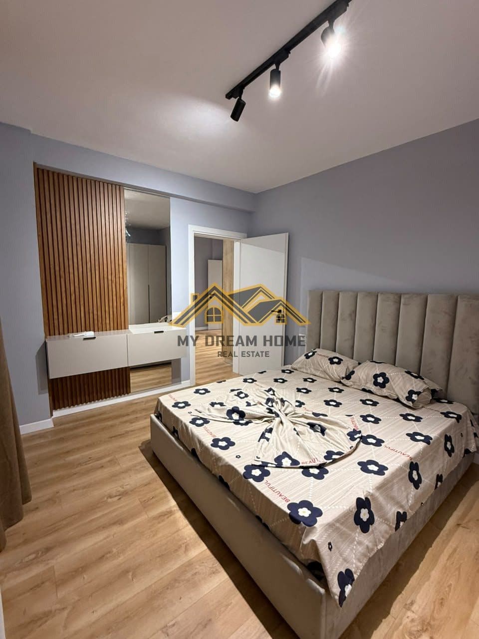 SHITET APARTAMENT 1+1 PRAN SHKOLLES BAJRAM CURRI PLAZH DURRES 3
