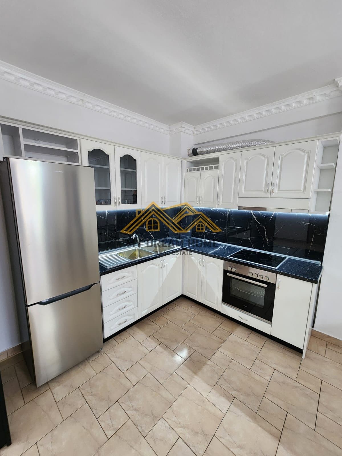 SHITET APARTAMENT 1+1 PLAZH DURRES !