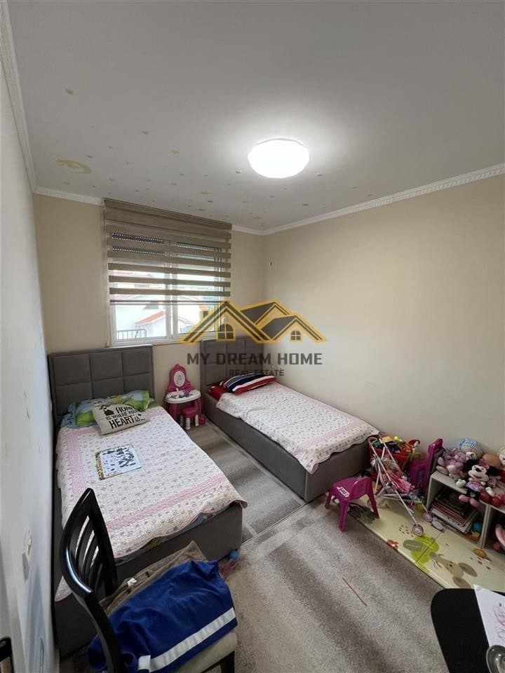 SHITET APARTAMENTI 2+1 NE HYRJE TE DURRESIT!! 3