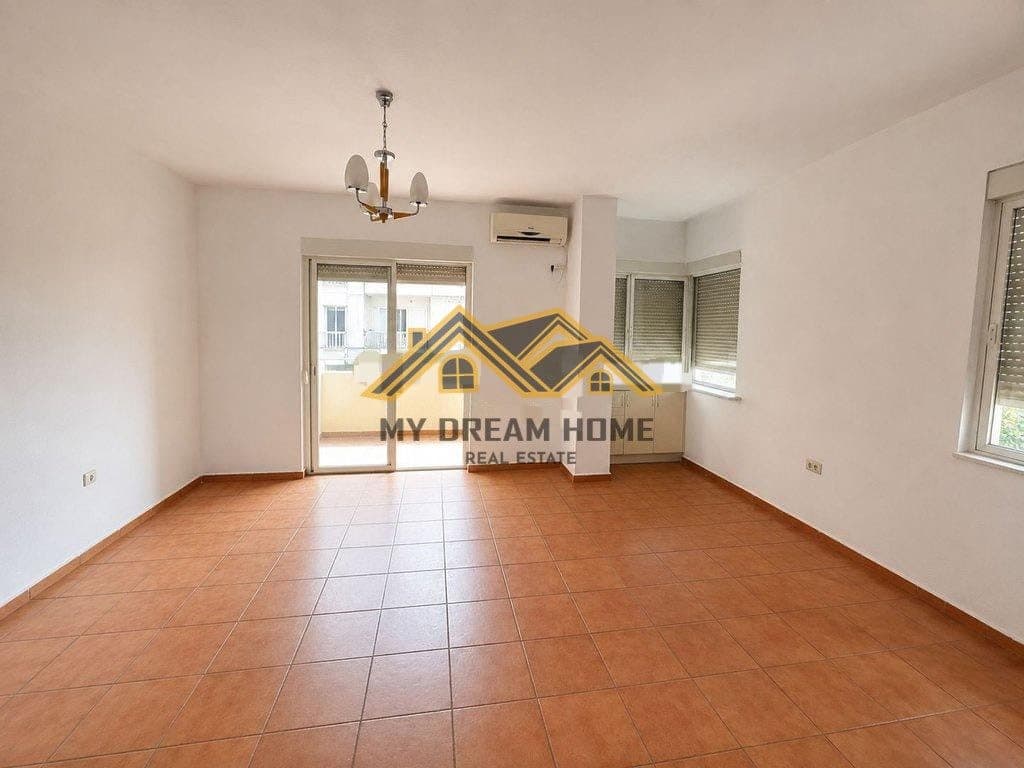 SHITET GARSONIERE QE MUND TE KONVERTOHET NE 1+1 PLAZH DURRES