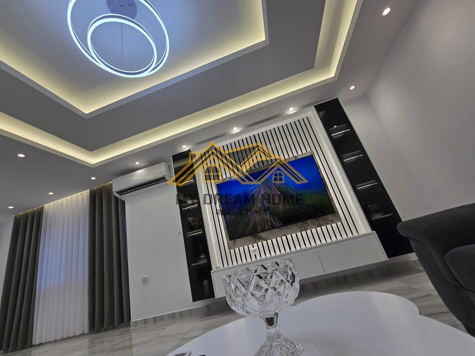 SHITET SUPER APARTAMENT 2+1 TEK SHKEMBI KAVAJES! 3