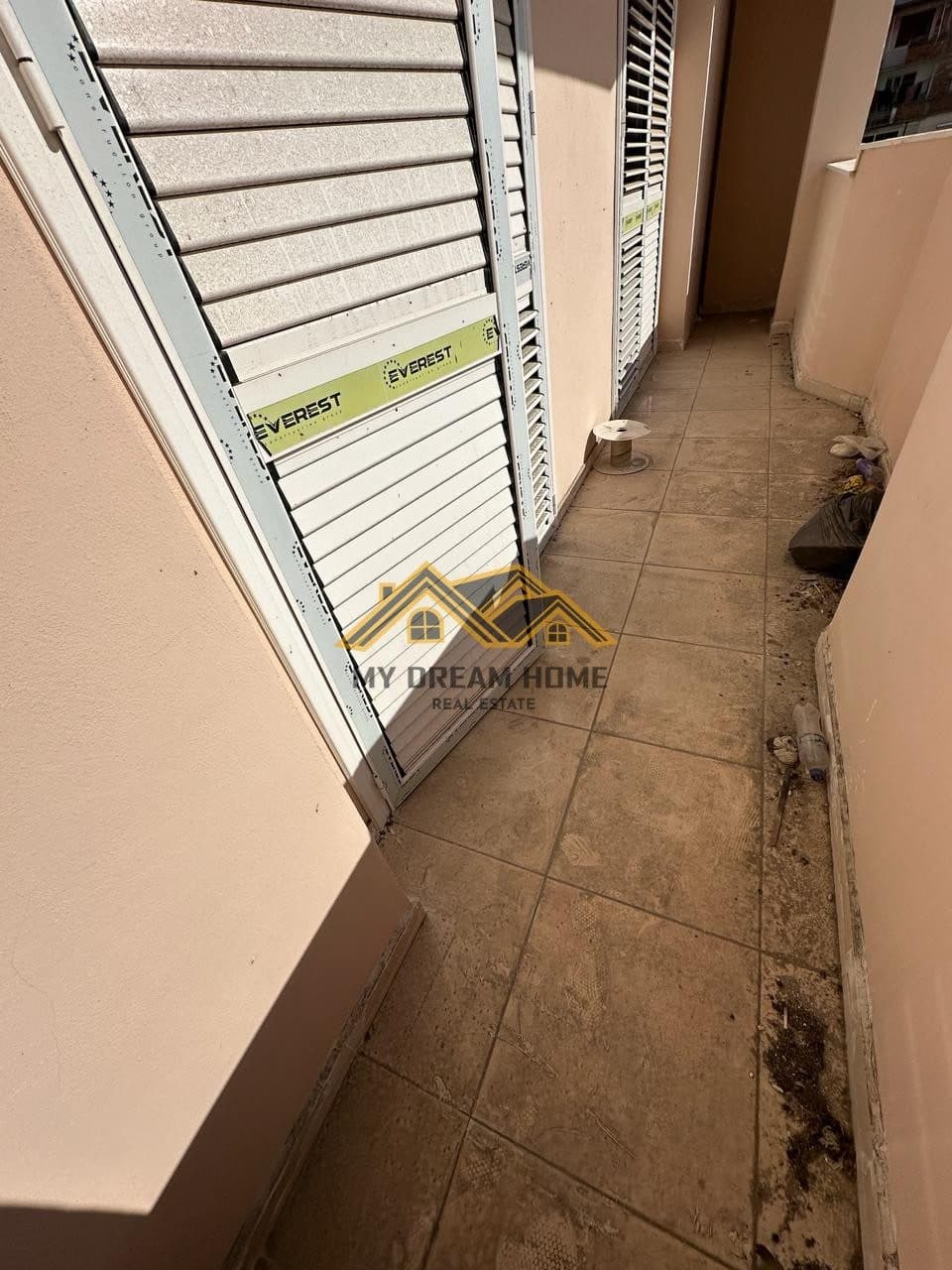 SHITET APARTAMENT 1+1 TEK TREGU I VOGEL! 4
