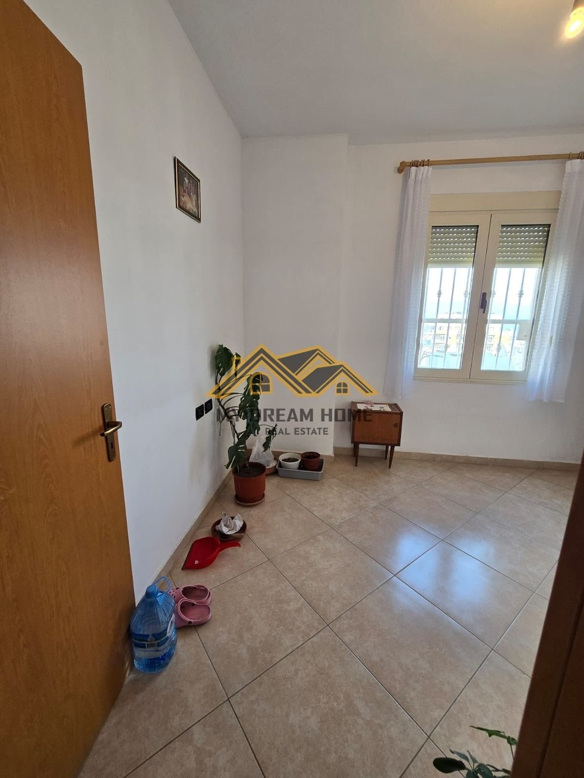 SHITET APARTAMENT 2+1 NE QENDER TE DURRESIT TEK GJYKATA! 4