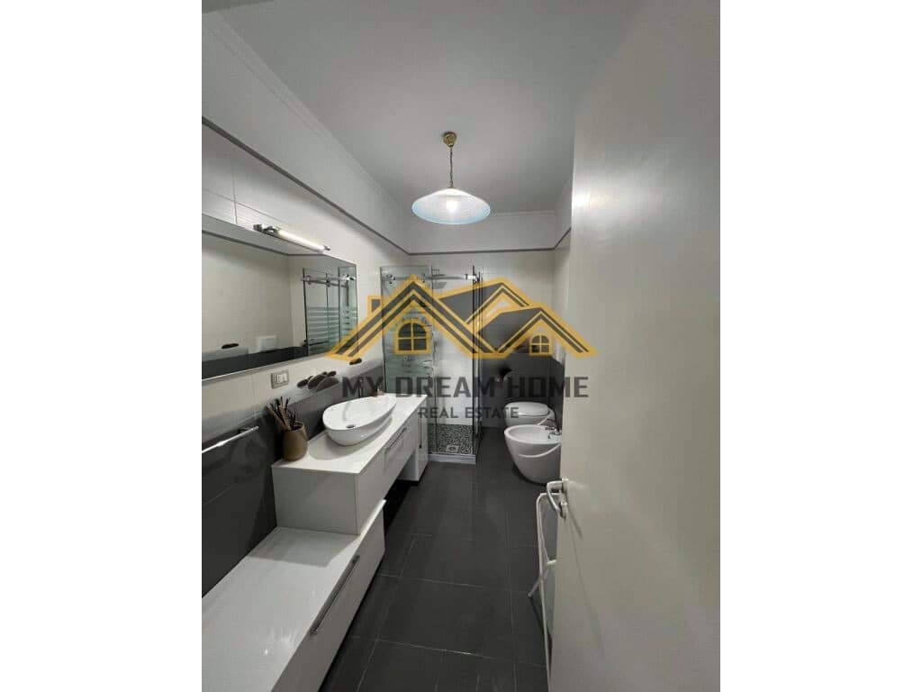 VLORE- AQUAMARINE RESIDENCE: SHESIM APARTAMENT ME PAMJE NGA DETI