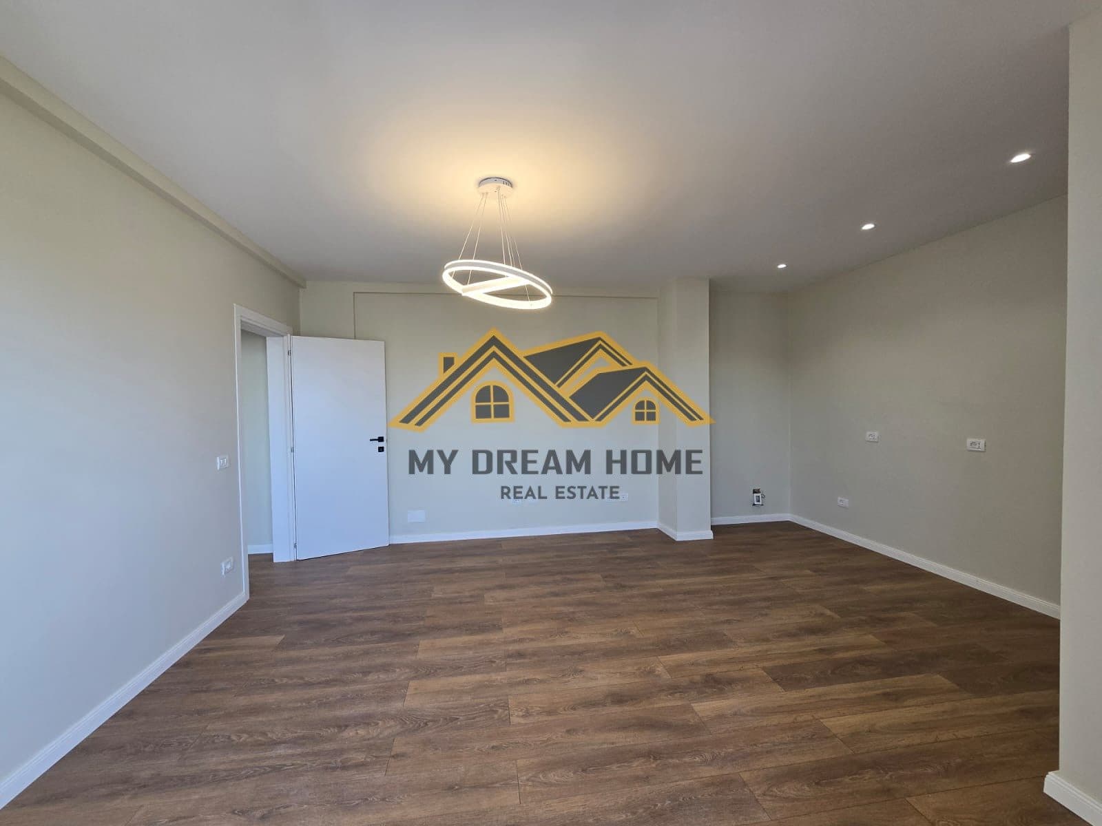 APARTAMENT 2+1 NE PLAZH HEKURUDHA , PER SHITJE ! 3