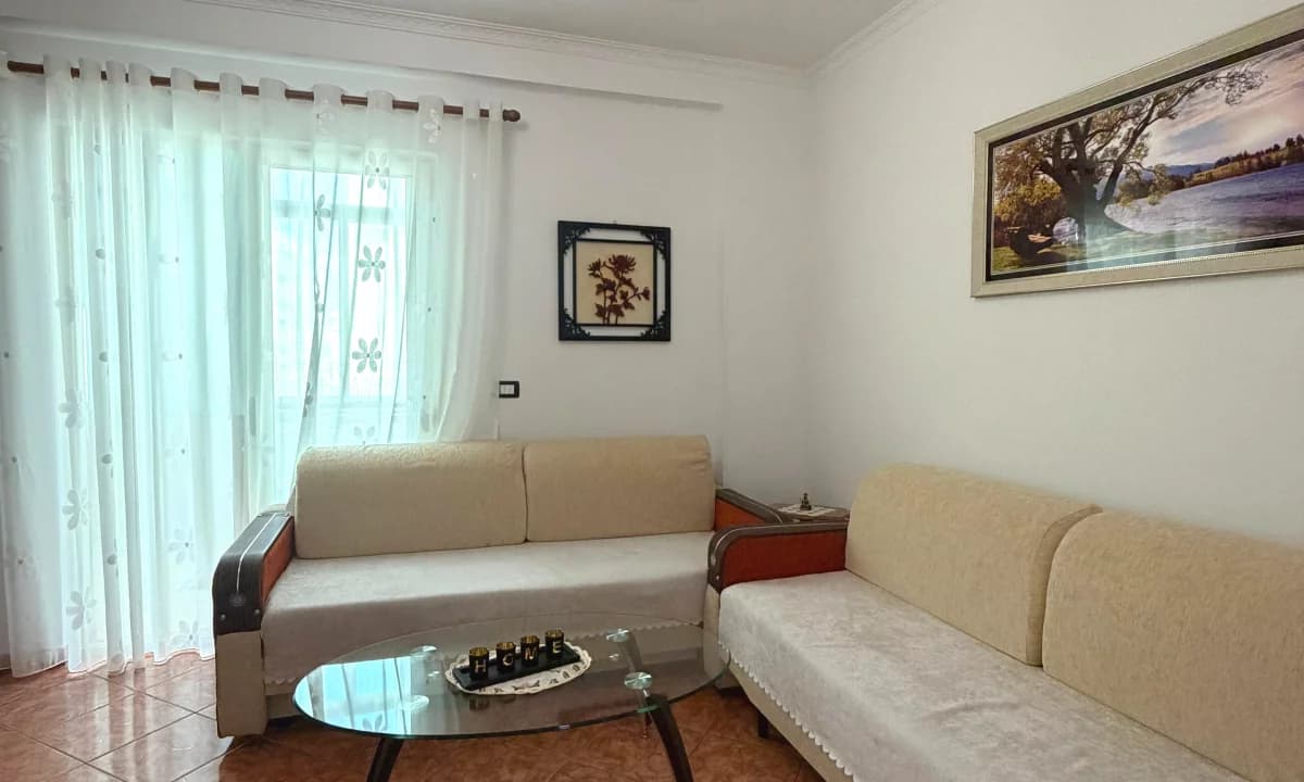 Jepet me qera, Apartament 2+1, Perballe Hotel Florida – Plazh, Durres