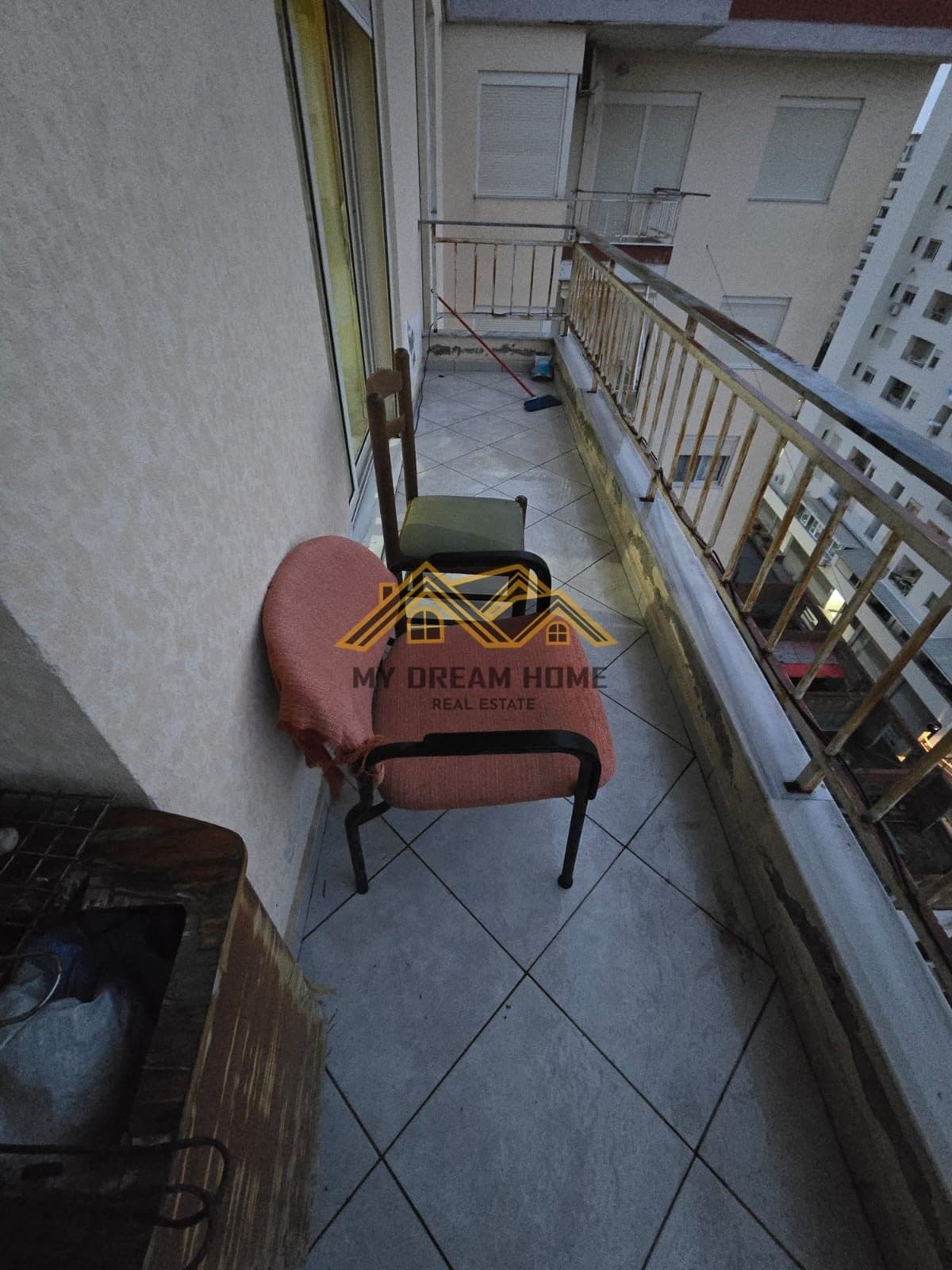 SHITET APARTAMENT 2+1 TEK ISH FABRIKA E BUKES DURRES!