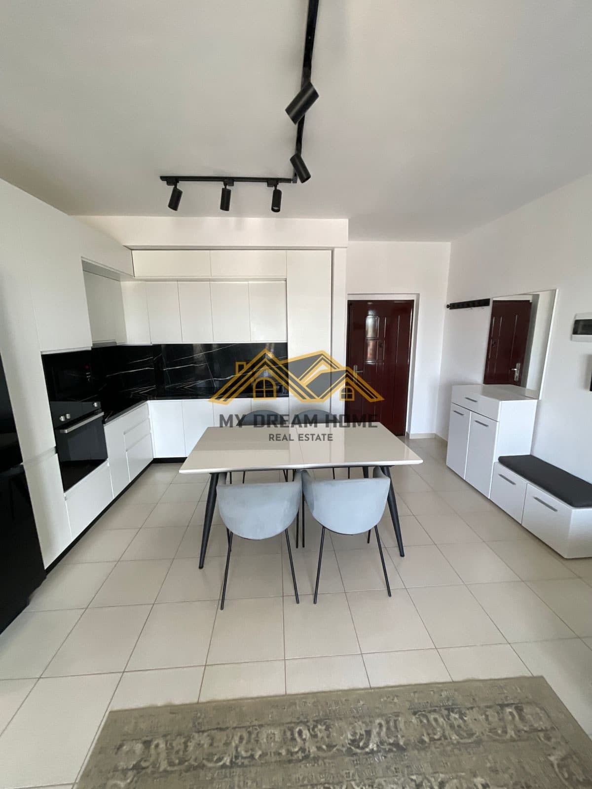 SHITET APARTAMENT 2+1 ,NE PLAZH RROTA E KUQE ! 2