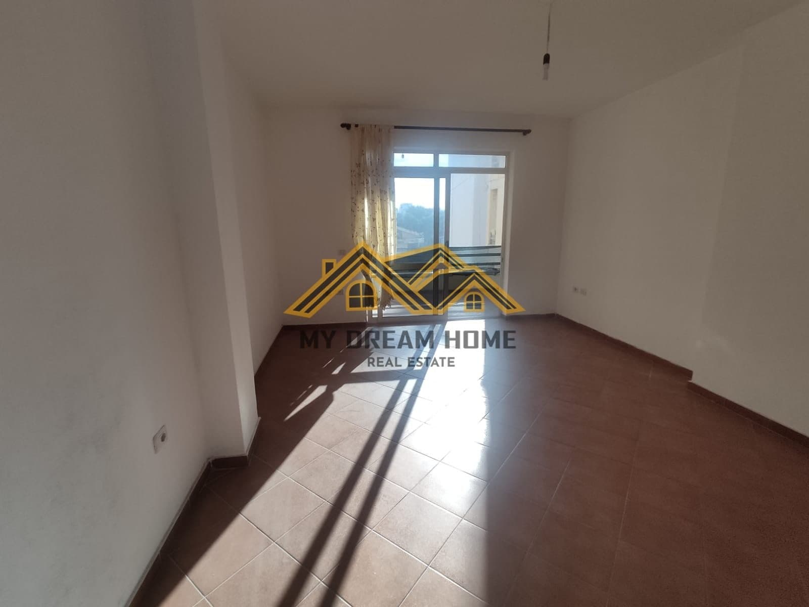 SHITET APARTAMENT 1+1 NE PLAZH, DURRES 4