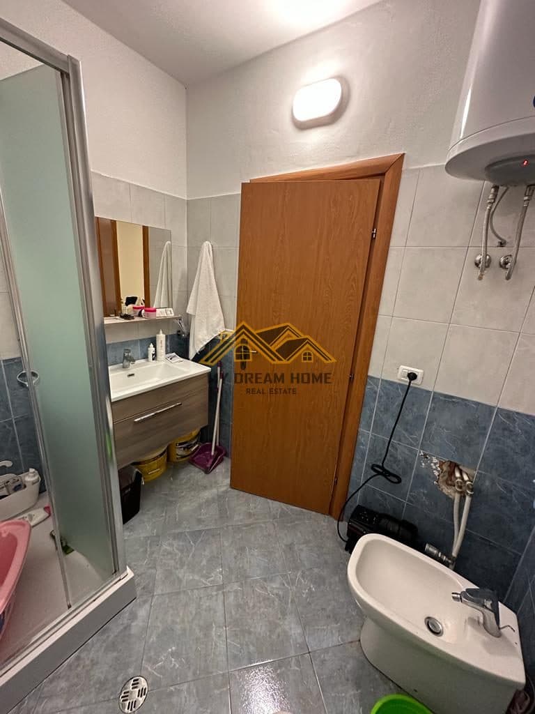 SHITET APARTAMENT 2+1 NE QENDER TE DURRES! 4