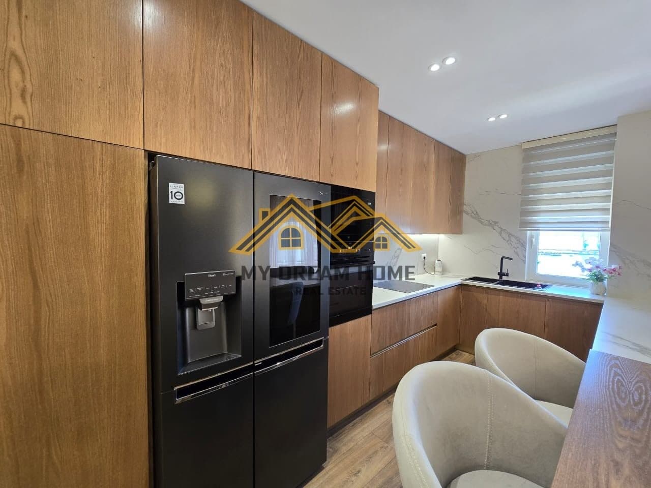 APARTAMENT LUXURY NE SHITJE 3+1+2 RRUGA E RE PORTIT 4