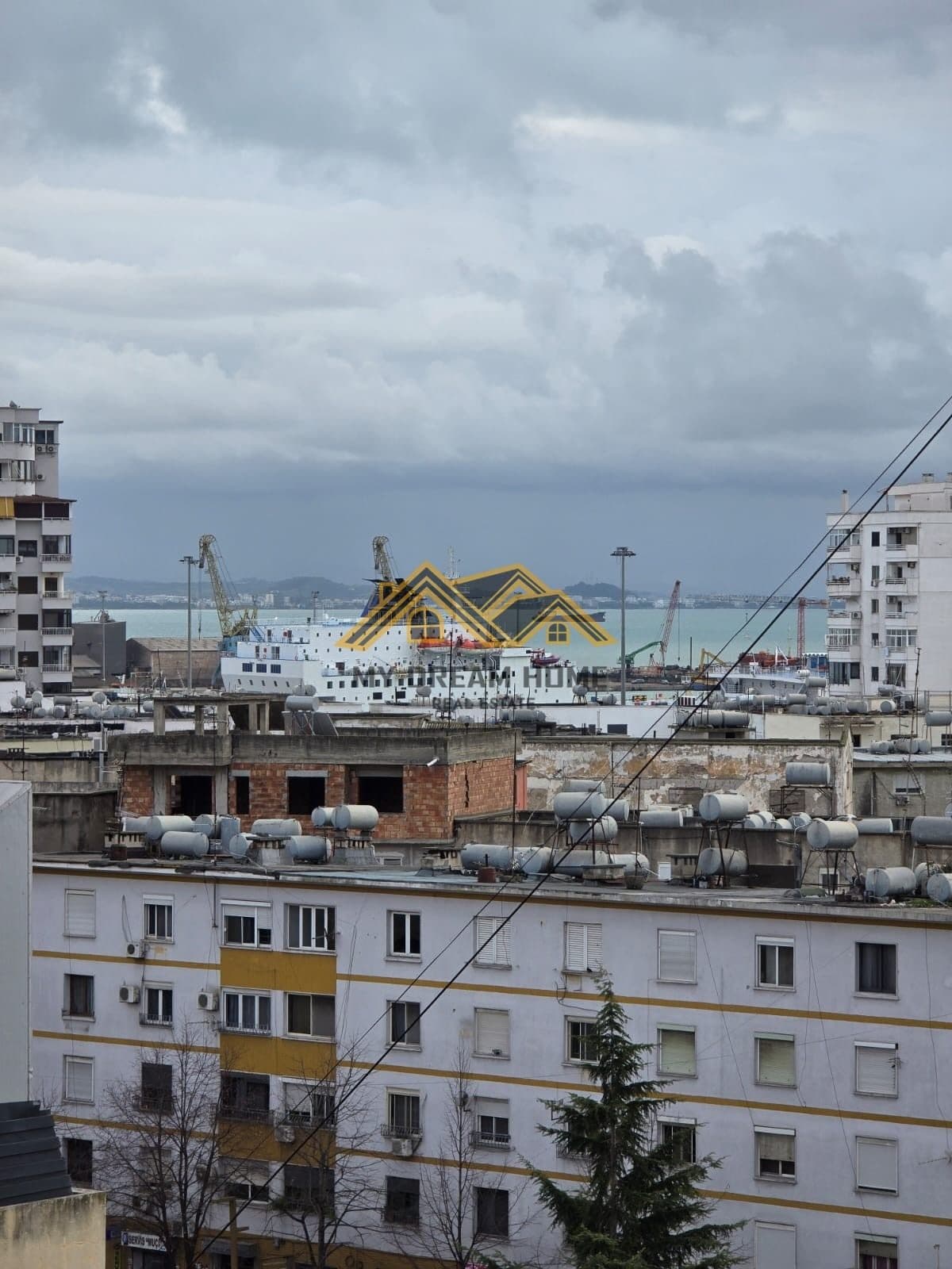SHITET APARTAMENT 2+1+2 NE QENDER DURRES!