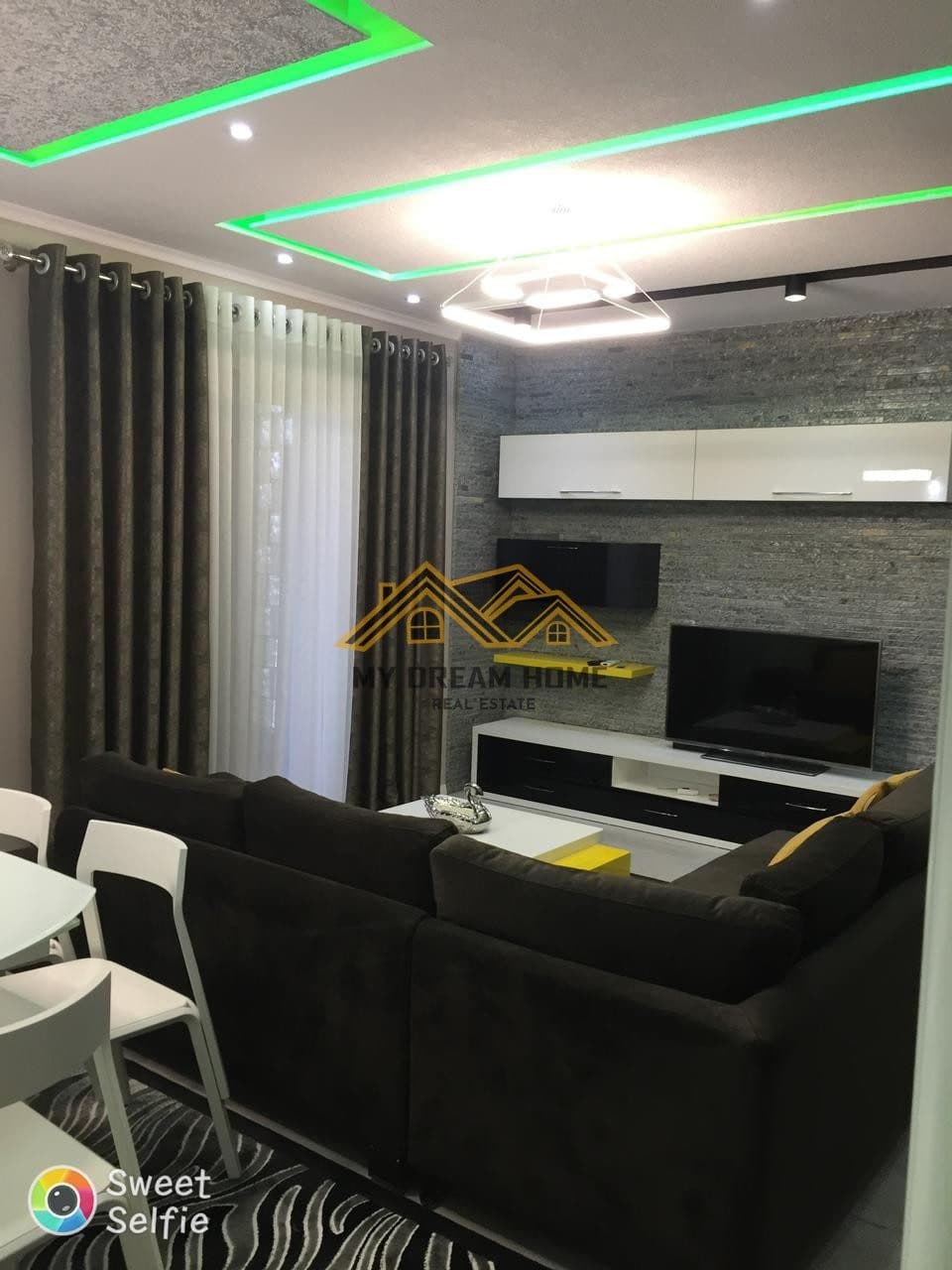 SHITET APARTAMENT 2+1 KOPLEKSI JEDAS QENDER DURRES 3