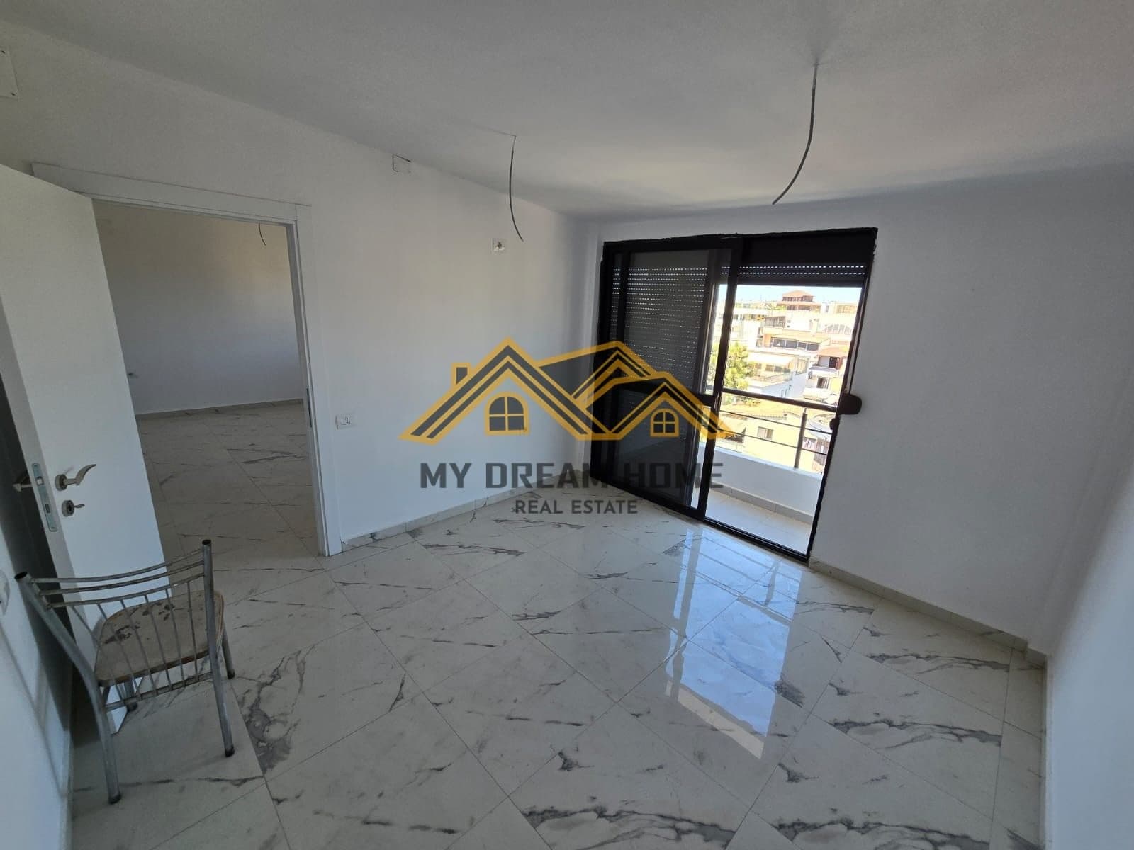SHITET APARTAMENT 1+1 ME PAMJE DETI NE GOLEM! 4