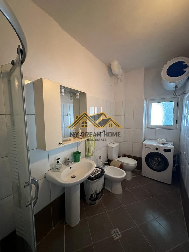 SHITET APARTAMENT 2+1 PRAN SPITALIT DURRES! 3