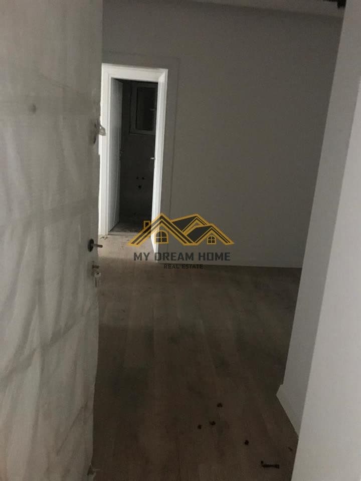 SHITET APARTAMENT 2+1+2 TEK MARKATA DURRES 2