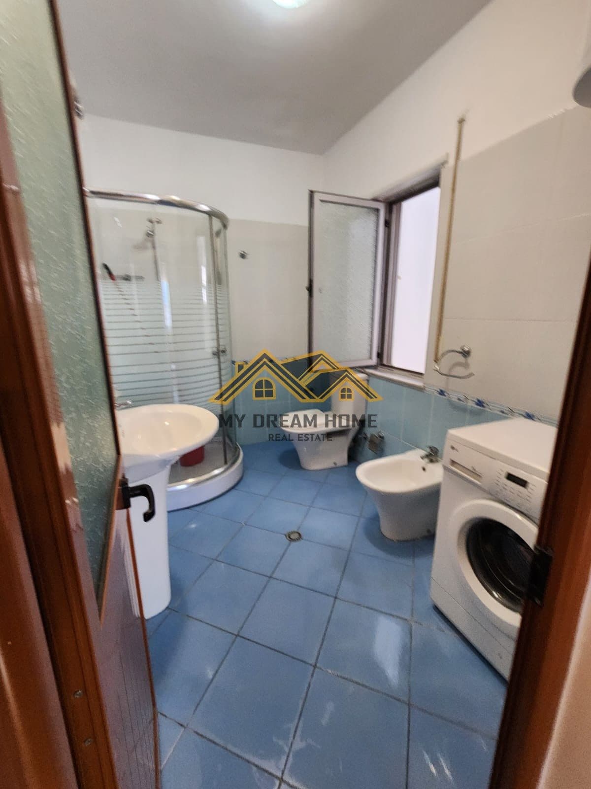 SHITET APARTAMENT TEK KOMPLEKSI EKA PLAZH DURRES! 2