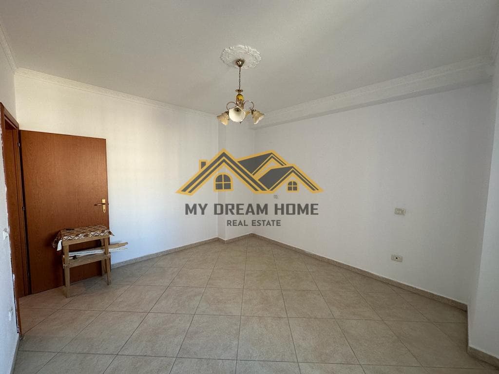 SHITET APARTAMENT 2+1+2 TE ISH URT-JA, DURRES! 3