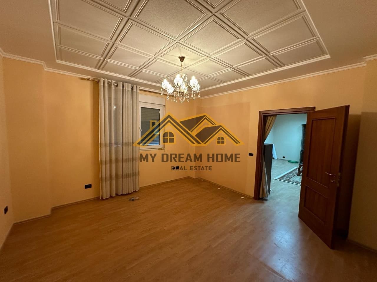 SHITET AMBIENT BIZNESI AFER BLUSTAR DURRES! 4