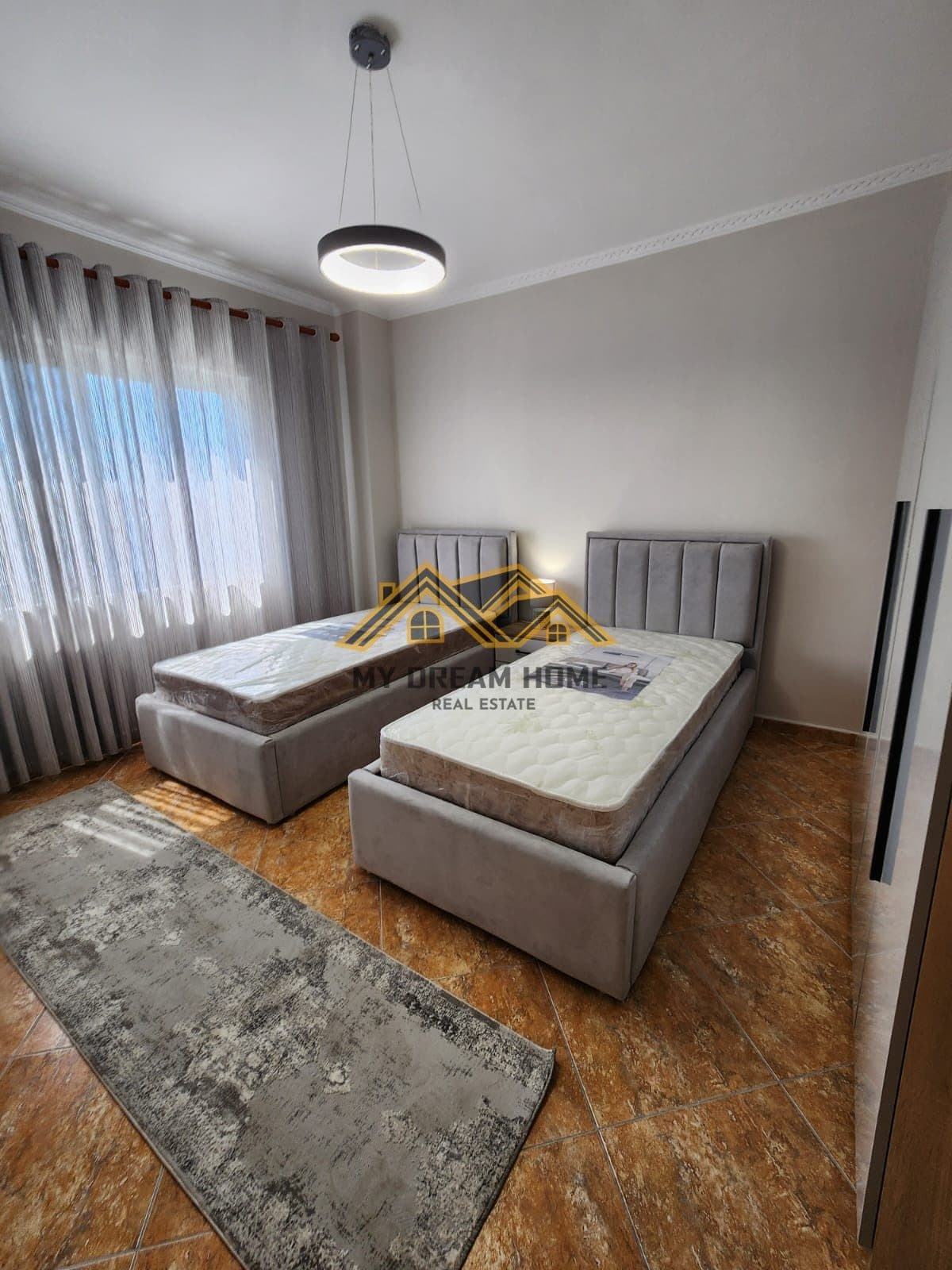 SHITET APARTAMENT TEK KOMPLEKSI EKA PLAZH DURRES! 4