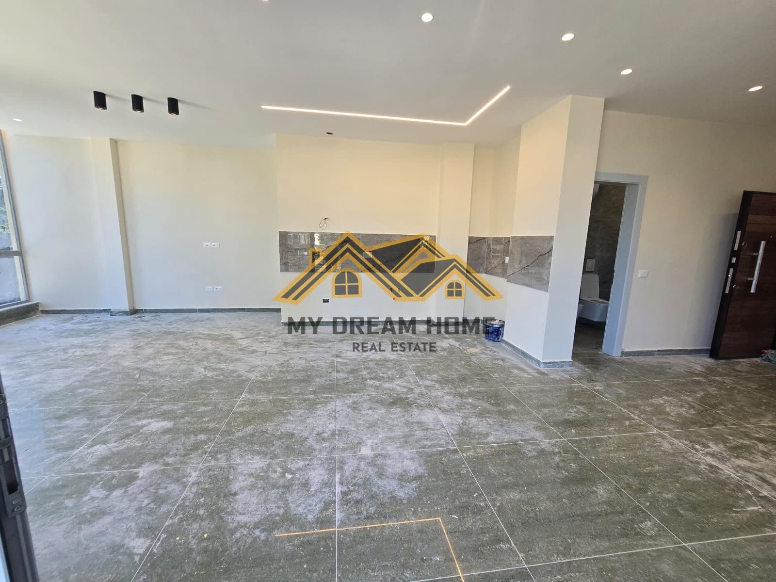 SHITET APARTAMENT 2+1 NE PLAZH DURRES!! 3
