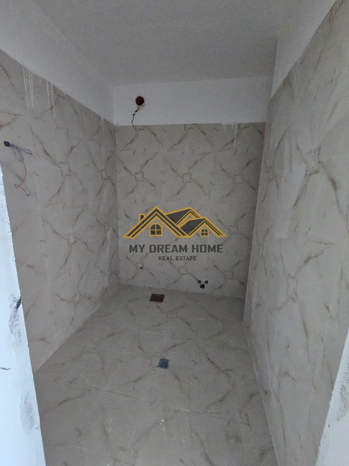 Apartament 2+1+2+2 Ballkone per Shitje ne Vollga,Durres Pamje e Plote nga Deti 2