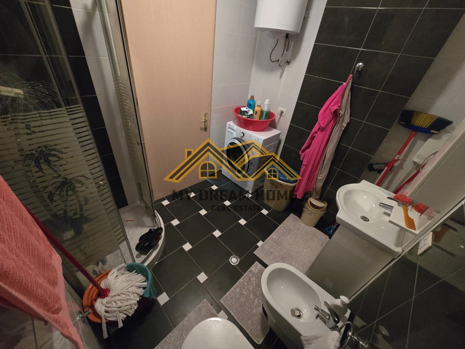 SHITET APARTAMENTE 2+1 TEK SPITALI DURRES! 2