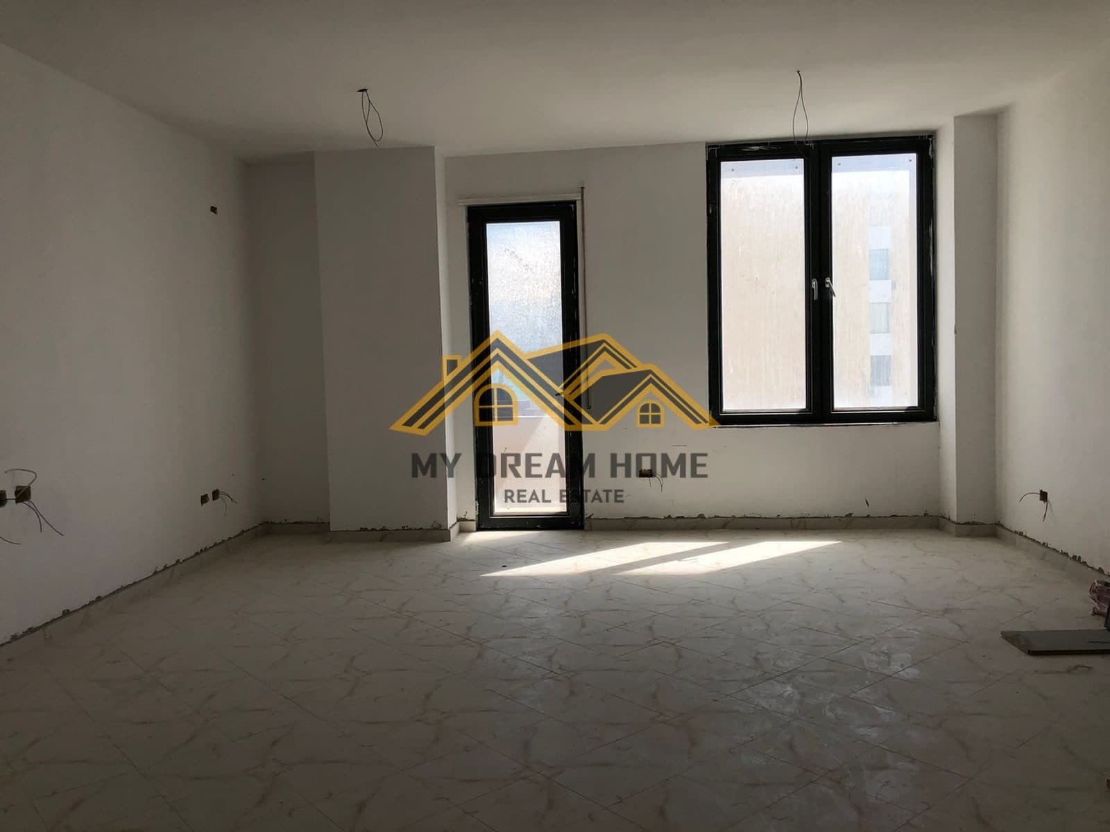SHITET APARTAMENT 2+1+2 TE VOLLGA DURRES 4