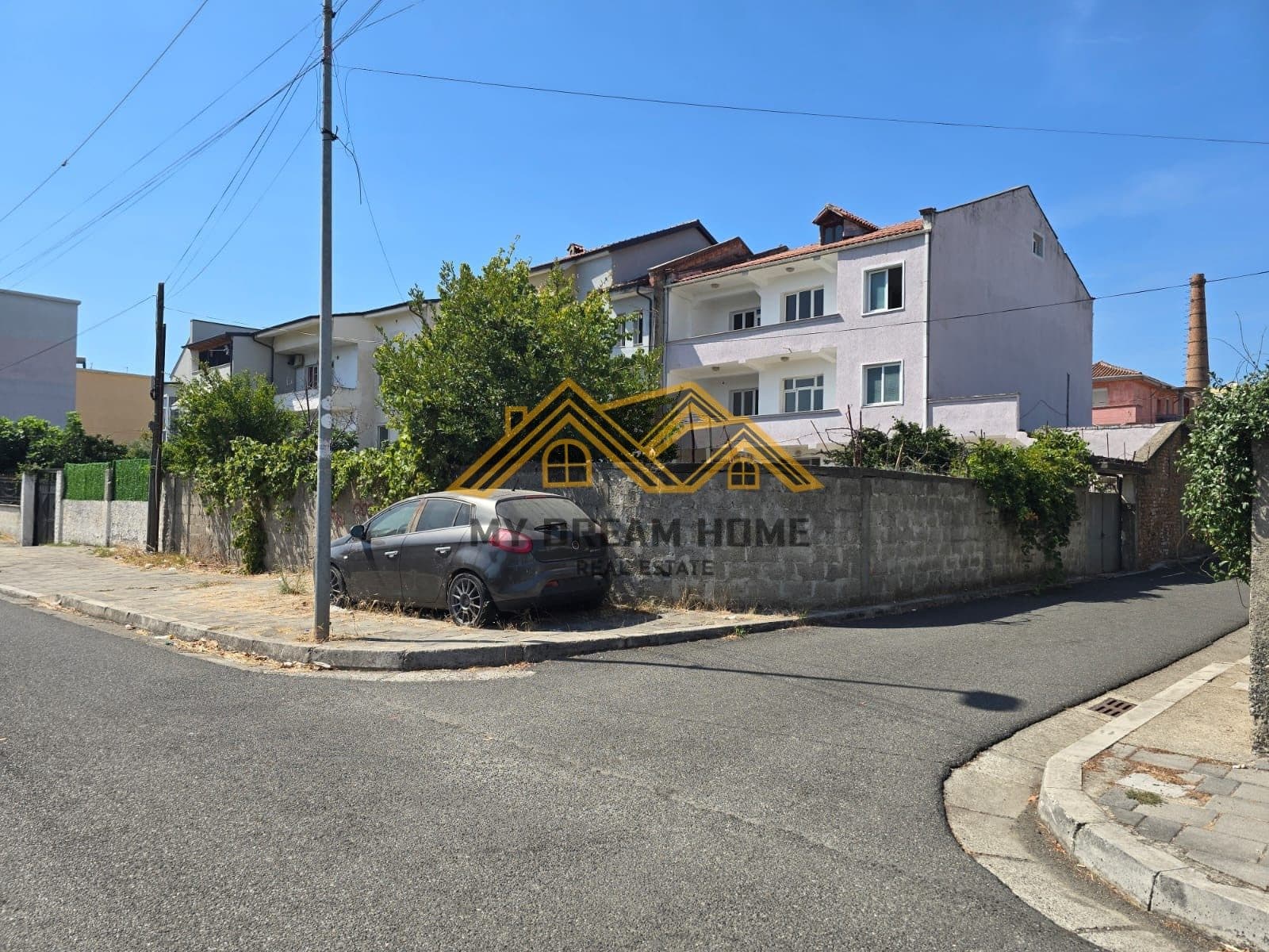 Shitet Vile 3 Kateshe + Magazine në Durrës, Lagja nr.18