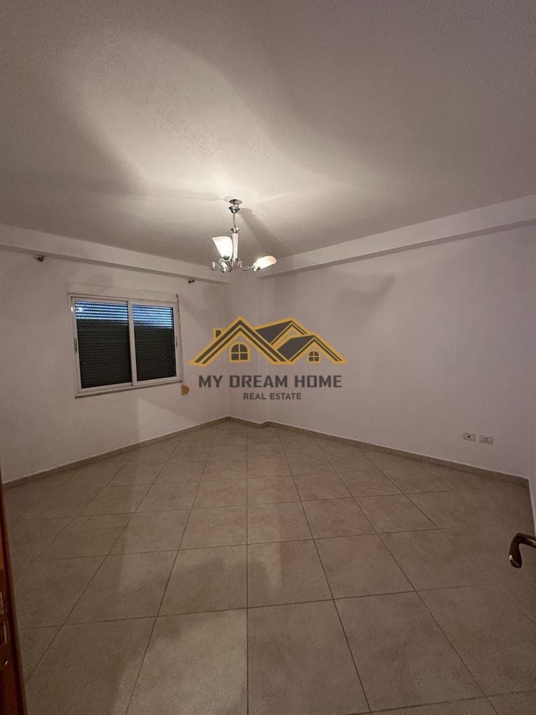 SHITET APARTAMENT 2+1+2 TE ISH URT-JA, DURRES! 2