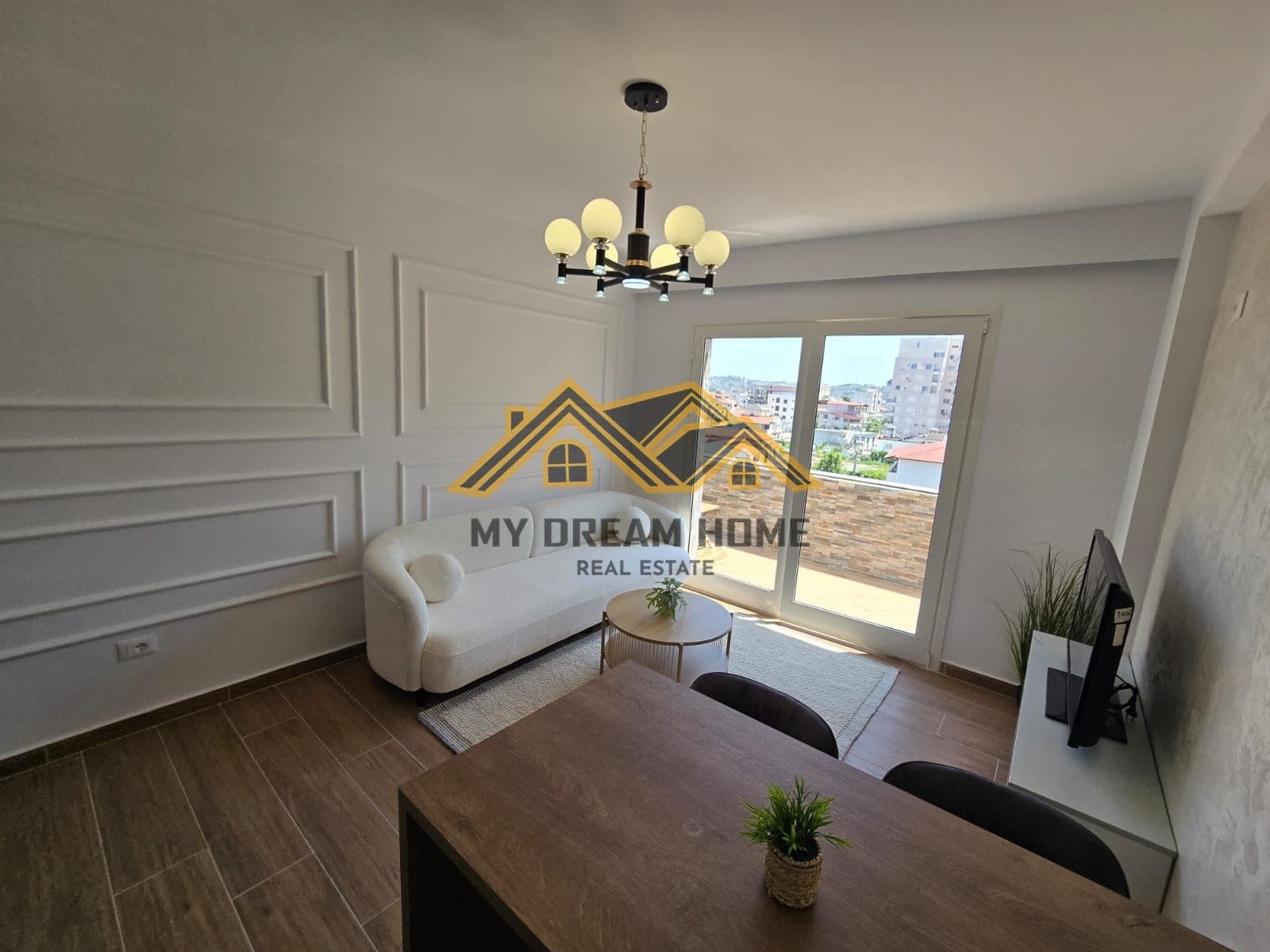SHITET APARTAMENT TOTALISHT I INVESTUAR ORIENTIM LINDJE-PERËNDIM | PAMJE NGA DETI 4