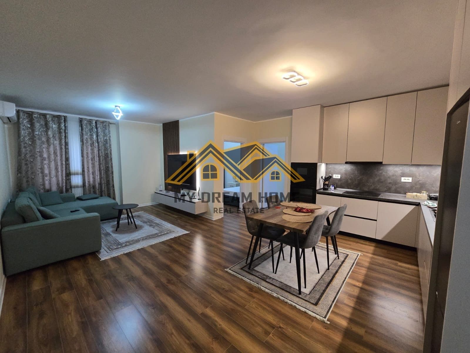 Shesim Super Apartament 2+1 Prane Stacionit Trenit Durres!