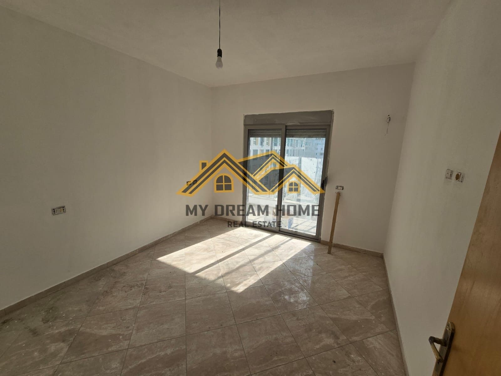 SHITET APARTAMENT 1+1 TEK STACIONI TRENIT 4