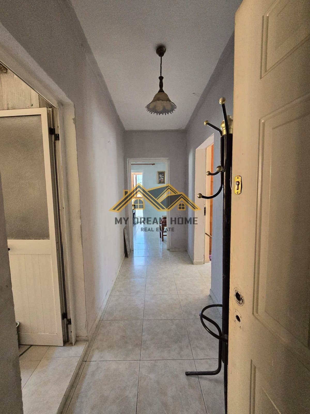 SHITET APARTAMENT 2+1 TEK SHKOLLA QEMAL MICI, DURRES! 3