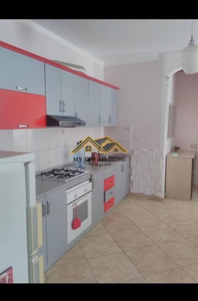 SHITET APARTAMENT 1+1+VERAND DURRES TEK DREJTORIA E POLICIS 4