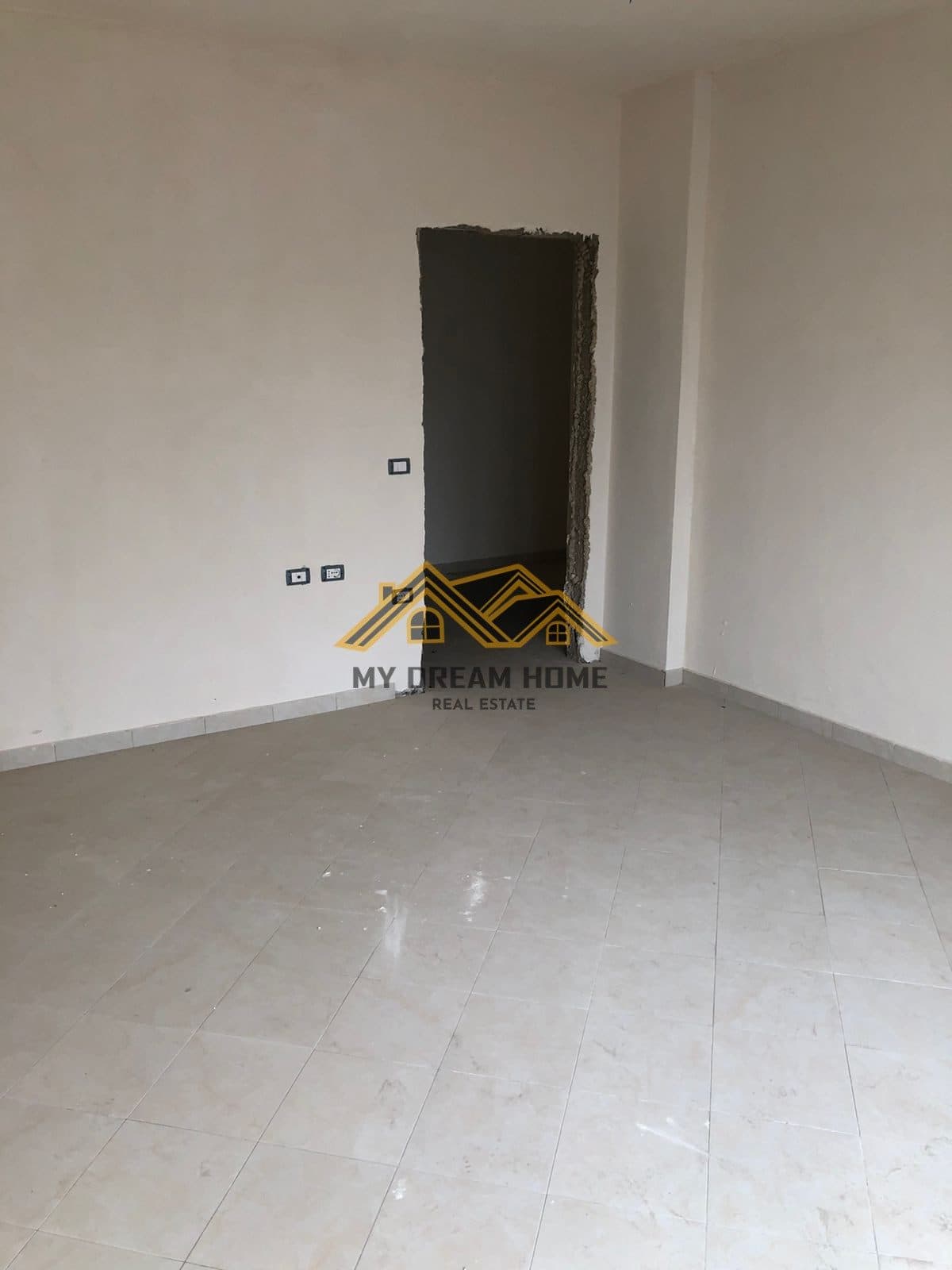 SHITET APARTAMENT 1+1 TE SHKOLLA ITALIANE! 3