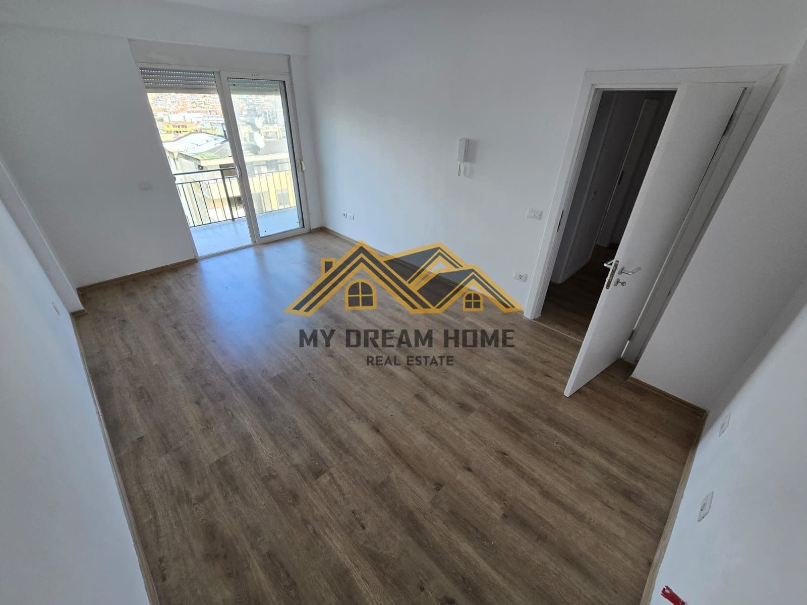 SHITET APARTAMENT 1+1 NE PLAZH DURRES!
