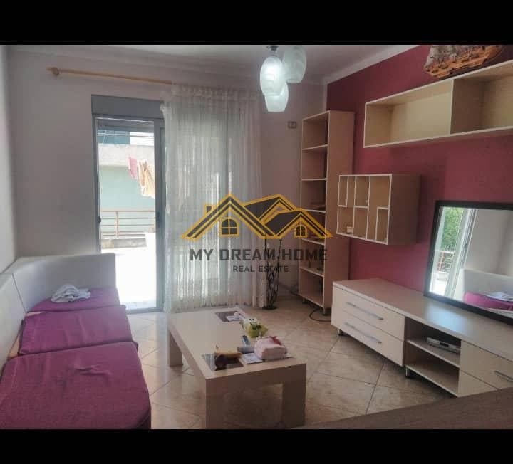 SHITET APARTAMENT 1+1+VERAND DURRES TEK DREJTORIA E POLICIS