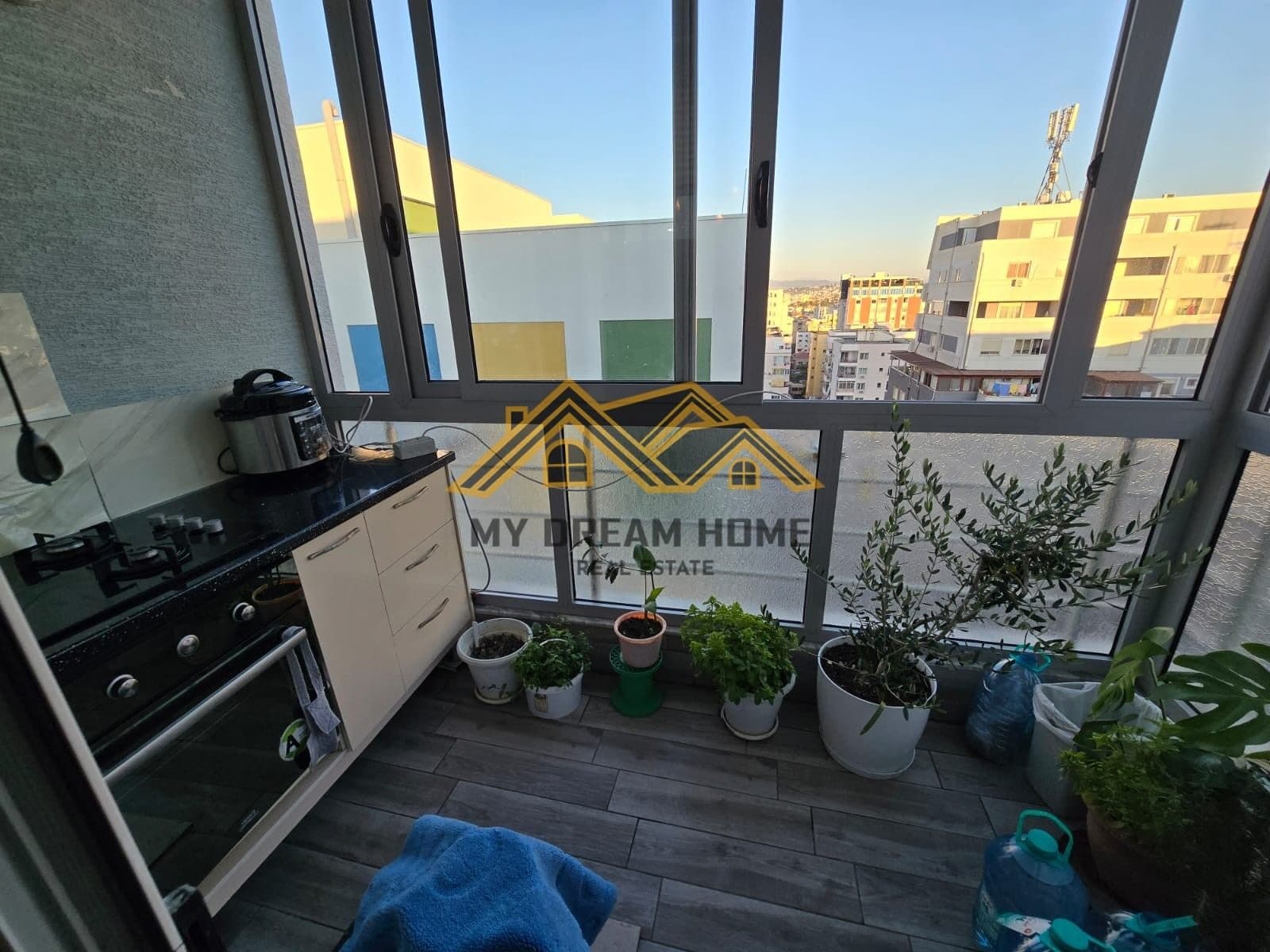 SHITET APARTAMENT 2+1 QENDER DURRES 3