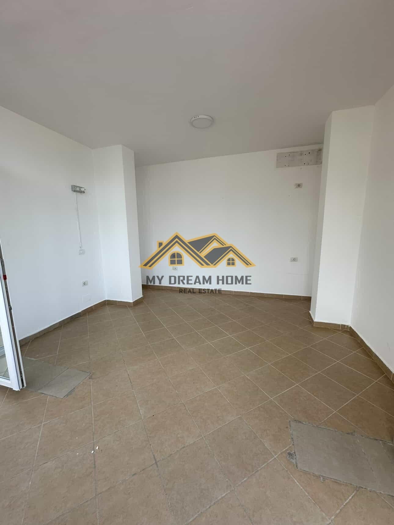 Shitet Apartament 2+1+2T tek Shkembi i Kavajes me pamje deti vija e dyte ! 4