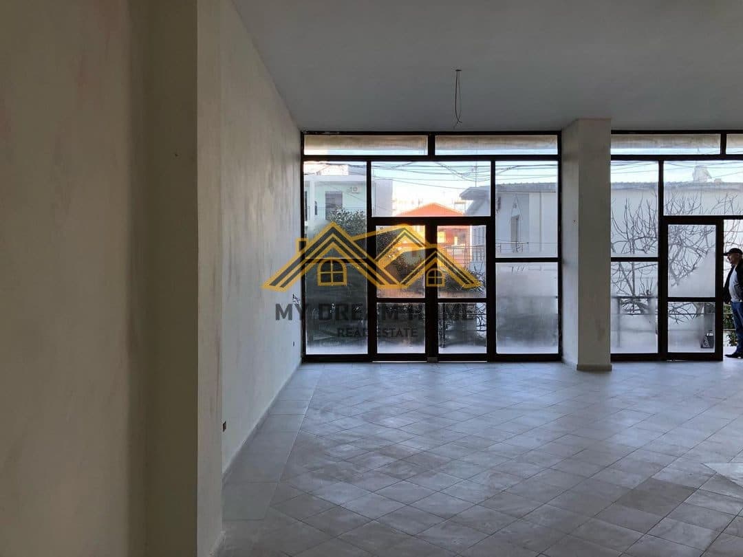 SUPER OKAZION! SHITET AMBIENT BOSH MUNDESI PER TU KTHYER NE APARTAMENT 1+1, PLAZH! 2