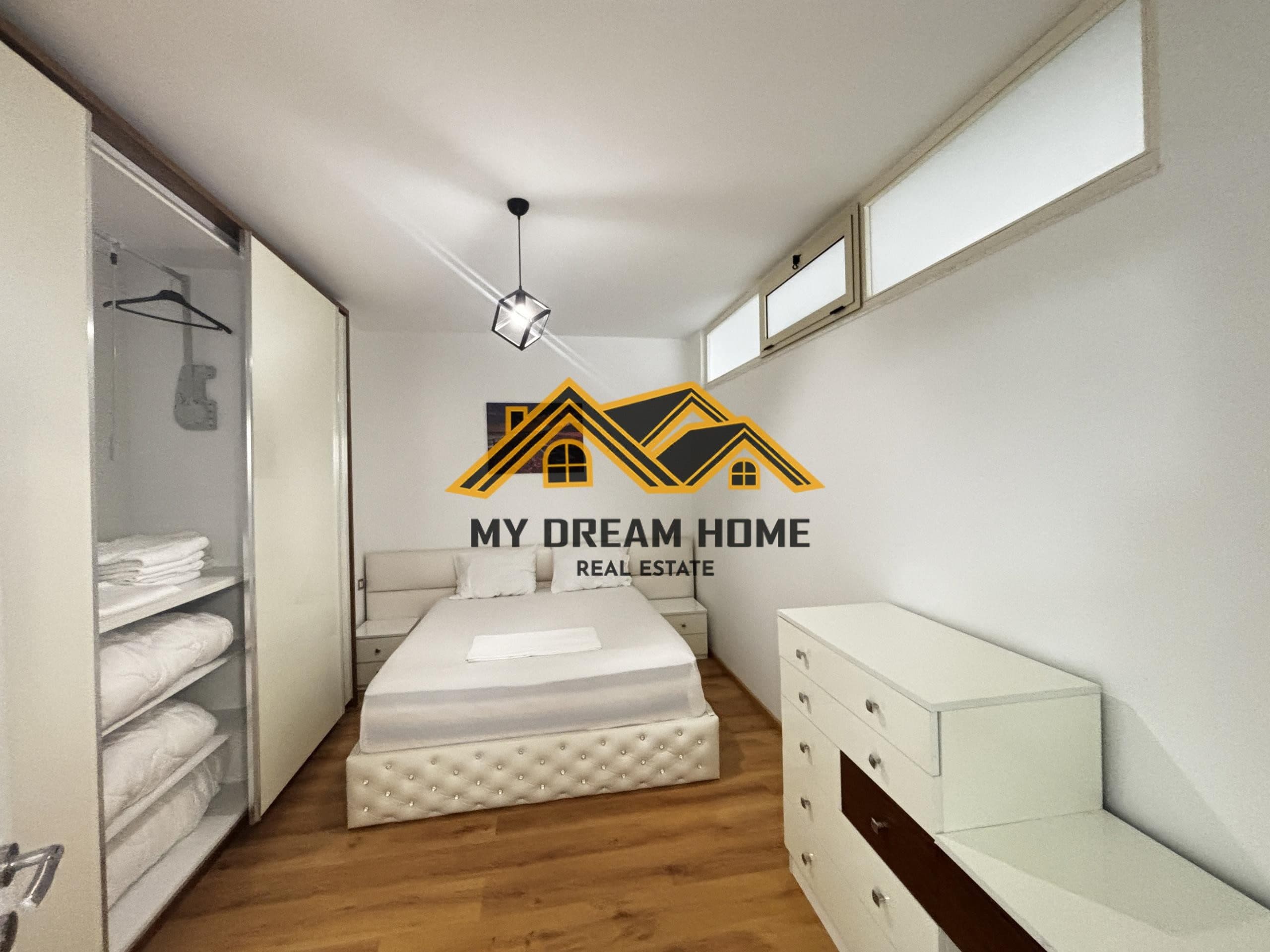 Jepet Me Qira apartament 2+1 në qendër të Durrësit