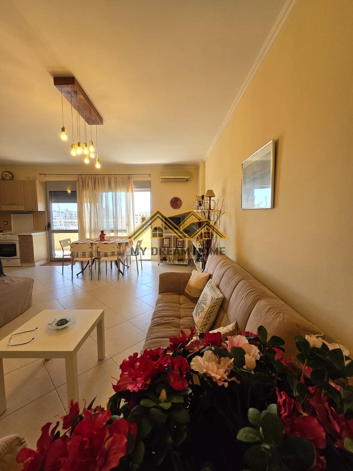 APARTAMENT 1+1 ME PAMJE DETI NE PLAZH PER SHITJE !