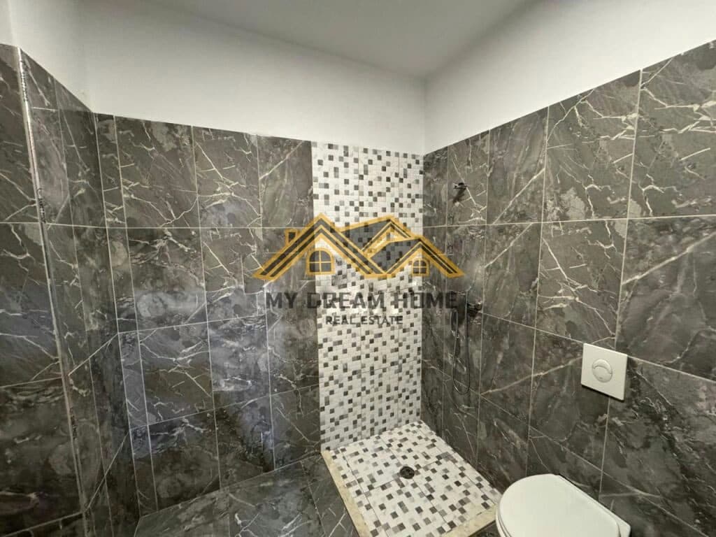 SHITET APARTAMENT 2+1+2 QENDER DURRES! 3