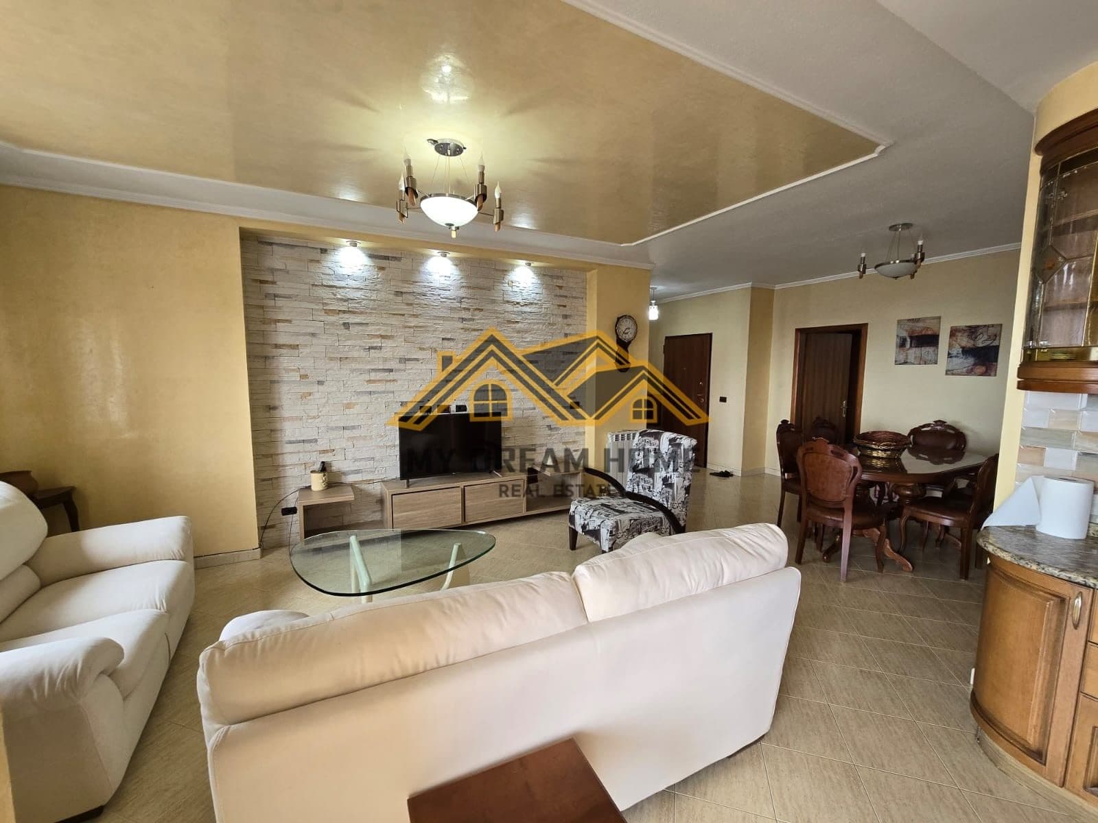 SHITET APARTAMENT 2+1+2 NE DURRES PAMJE DETI!