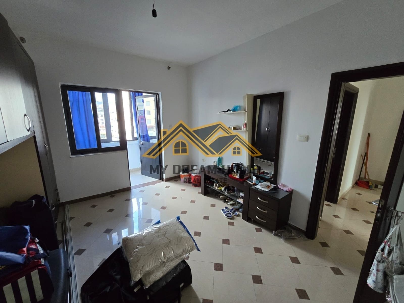 SHITET APARTAMENT 2+1 TE LAGJIA 18 DURRES! 2