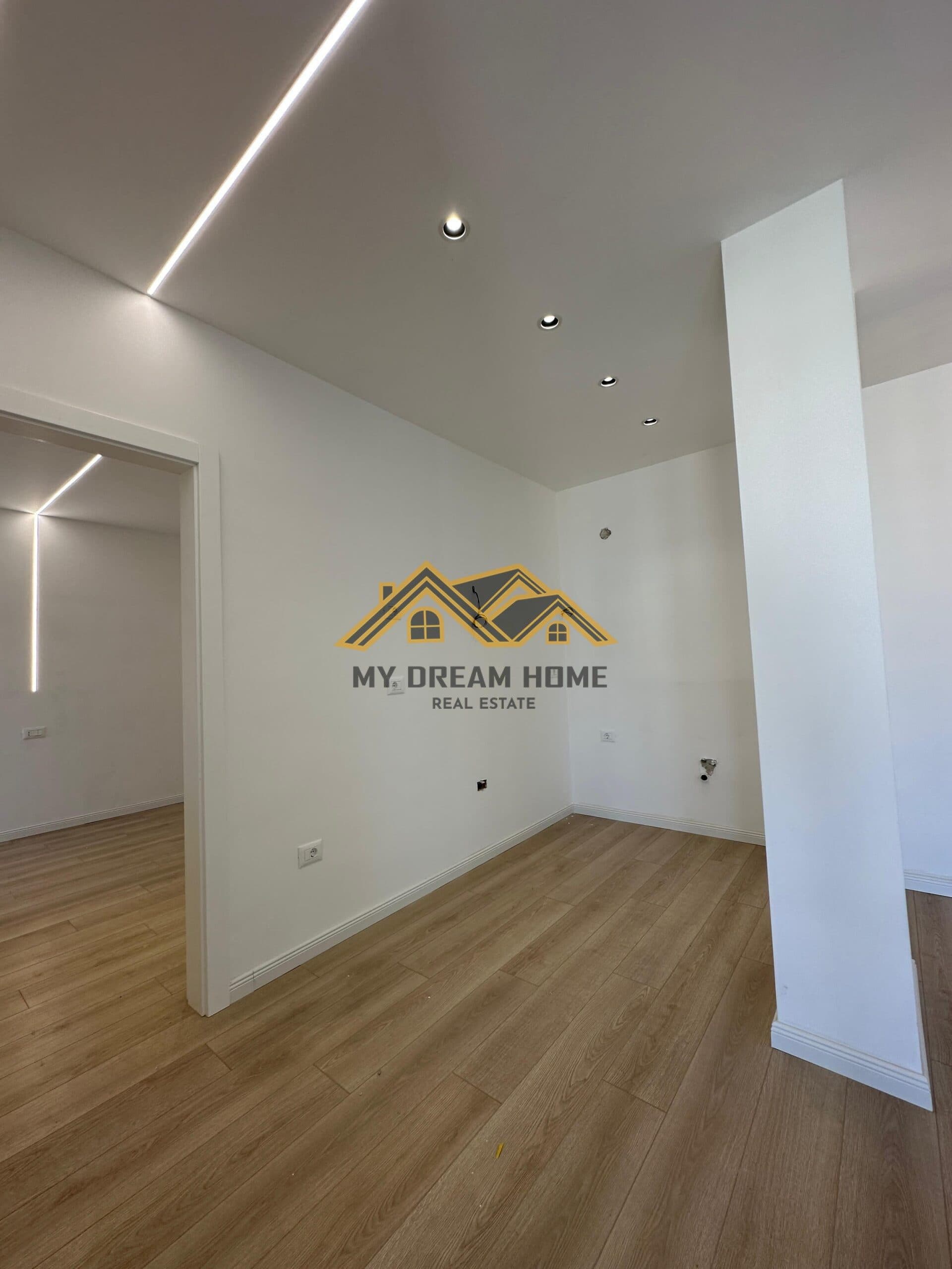 SHITET SUPER APARTAMENT 2+1+2 TE ISH URT-JA, DURRES! 4