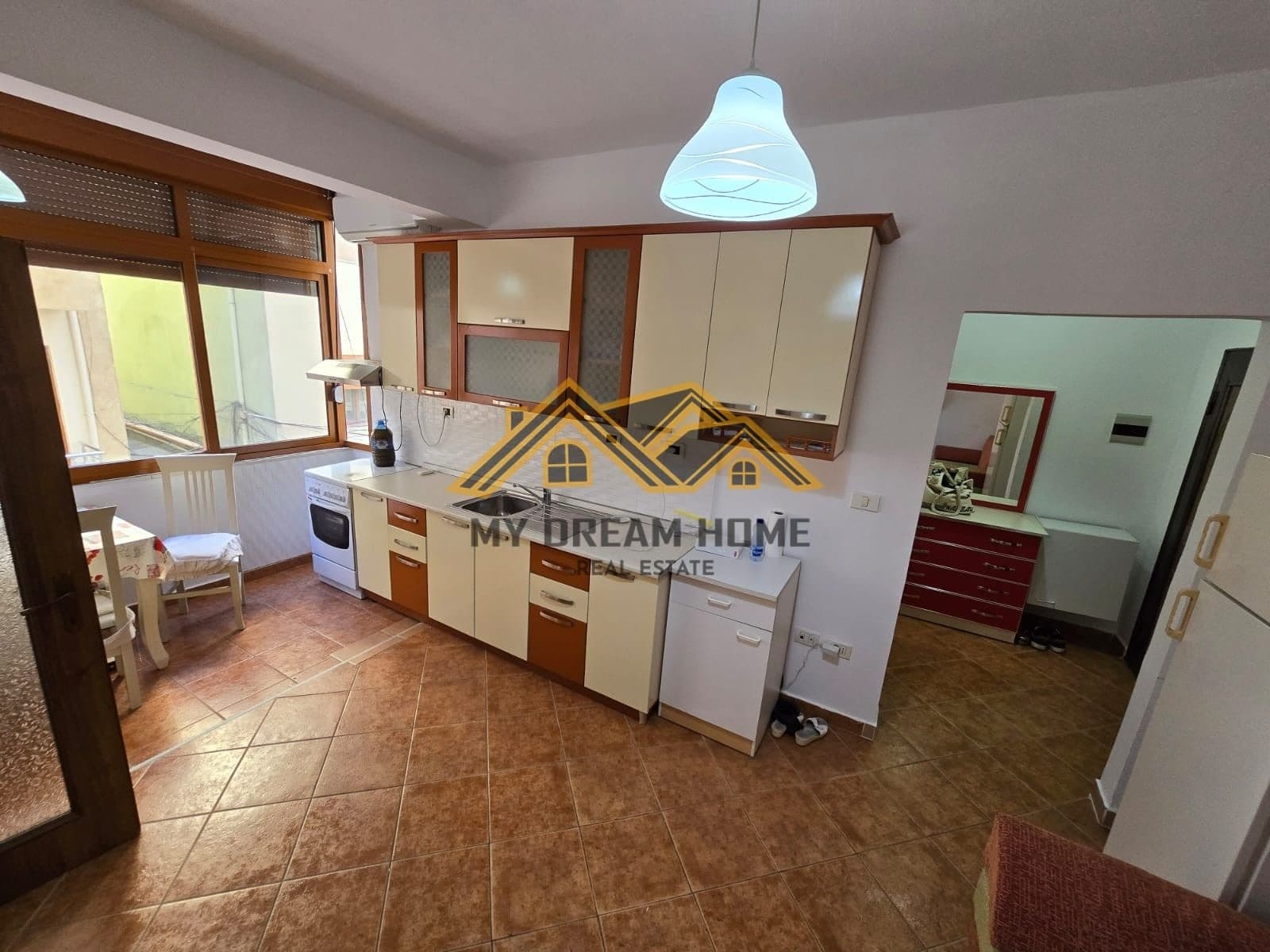 SHITET APARTAMENT 1+1 NE PLAZH!